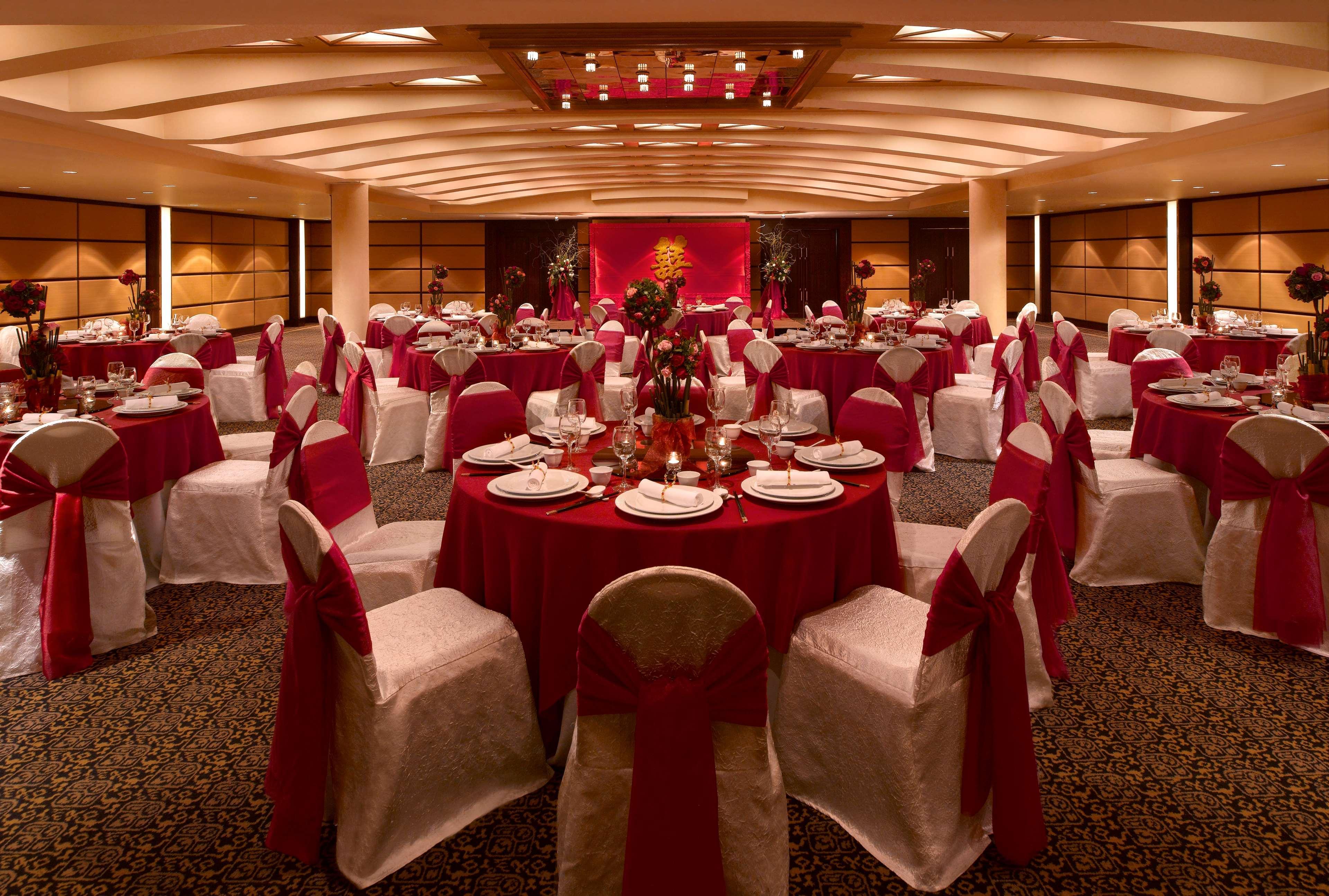 حياة ريجنسي كينابالو كوتا كينابالو المظهر الخارجي الصورة A wedding reception at the Mandarin Oriental, Hong Kong
