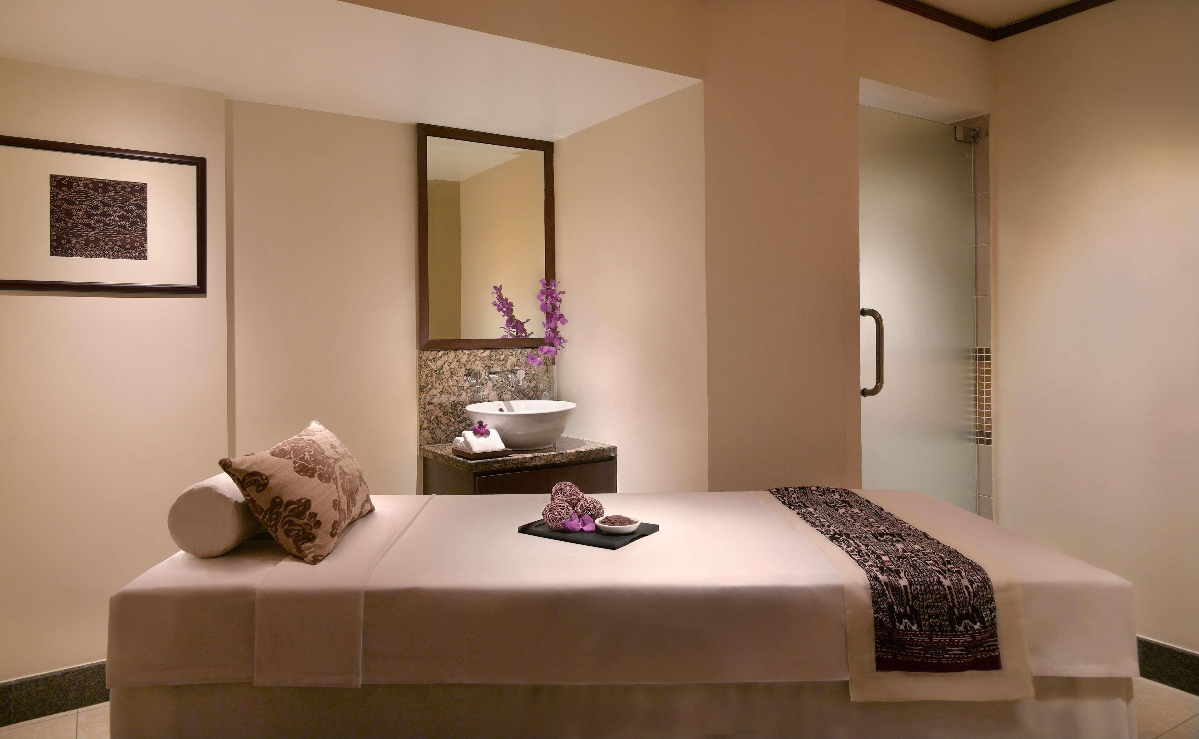 حياة ريجنسي كينابالو كوتا كينابالو المظهر الخارجي الصورة A massage bed