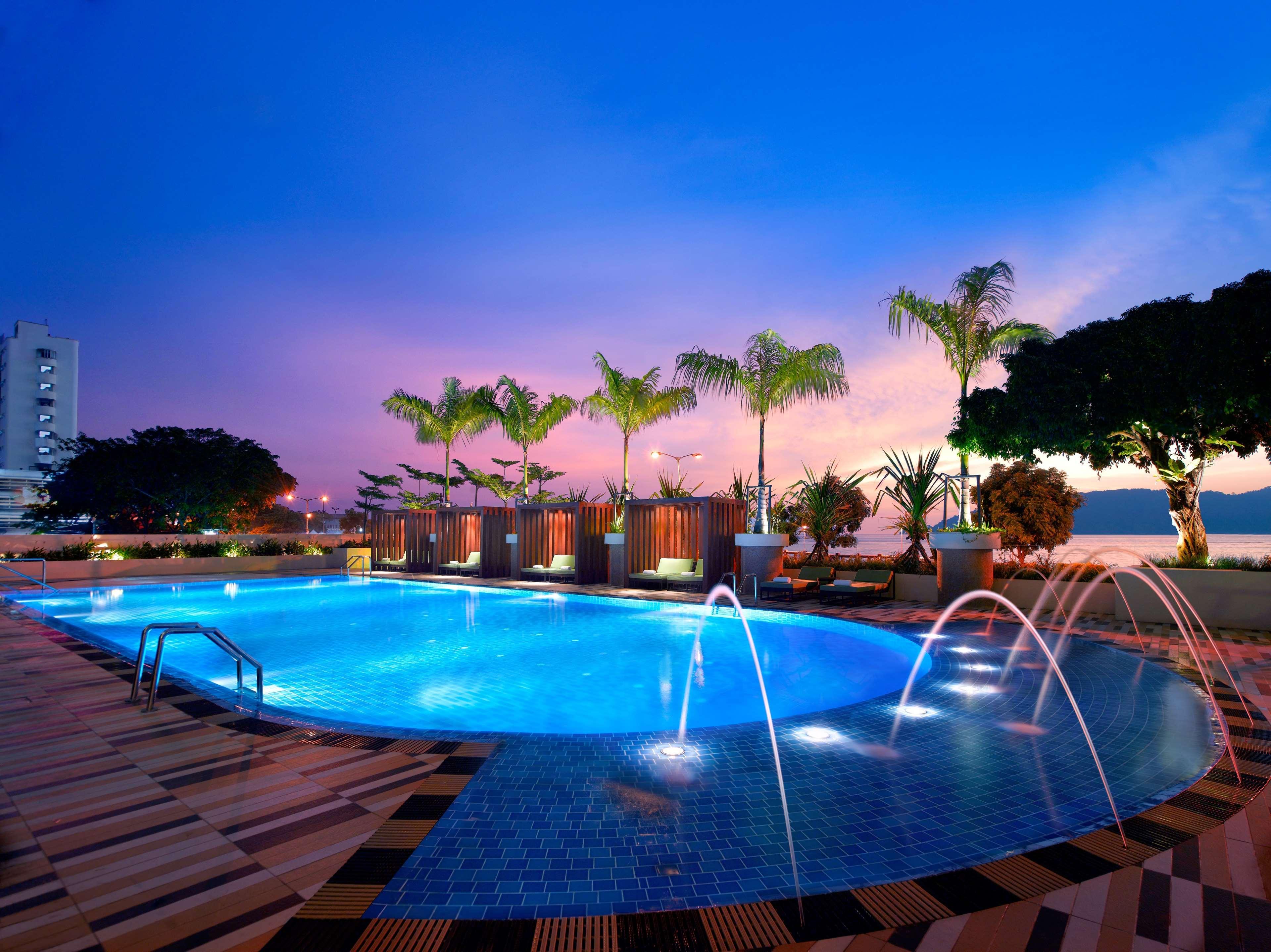 حياة ريجنسي كينابالو كوتا كينابالو المظهر الخارجي الصورة The swimming pool at the hotel