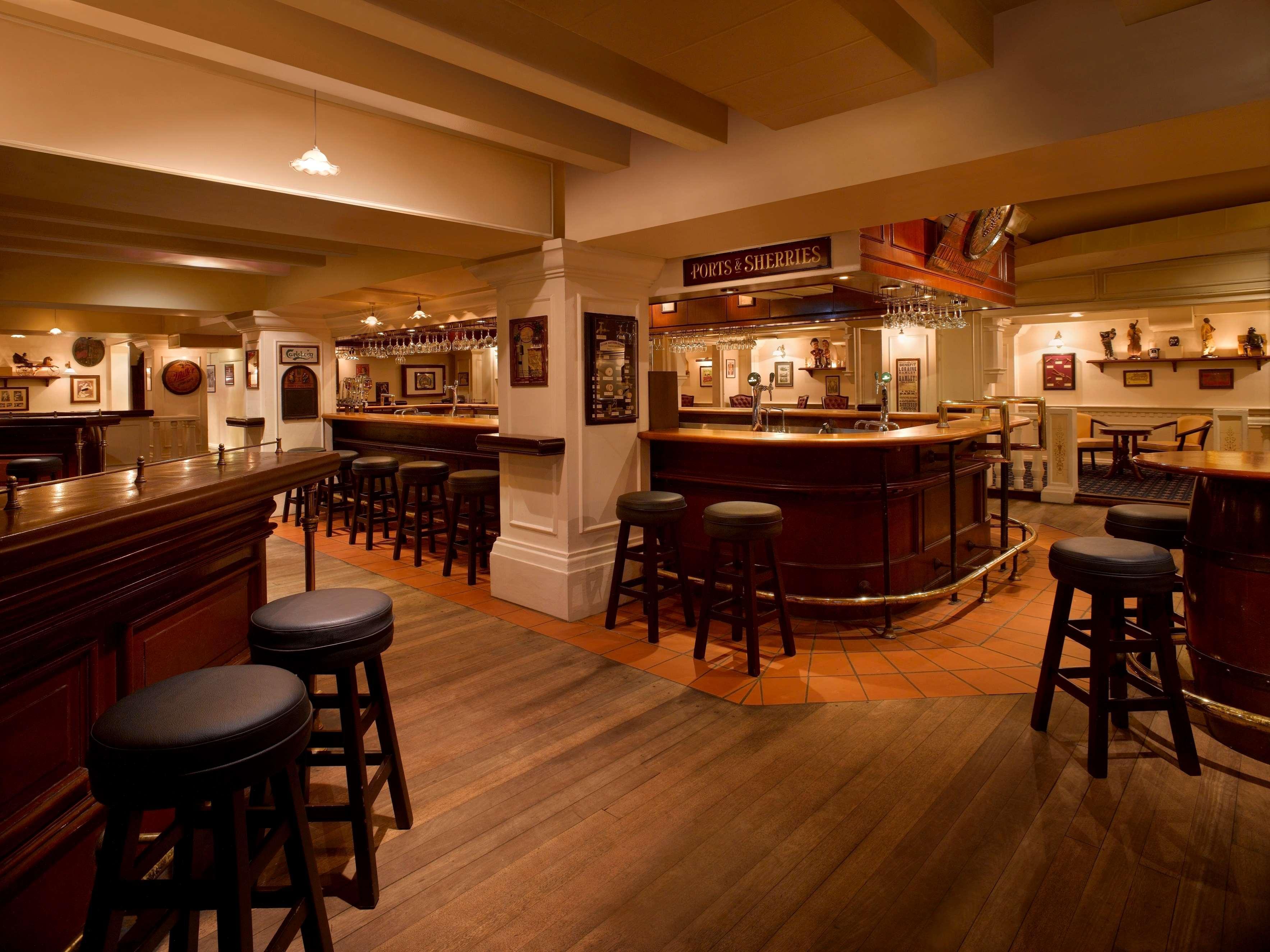 حياة ريجنسي كينابالو كوتا كينابالو المظهر الخارجي الصورة The interior of the bar