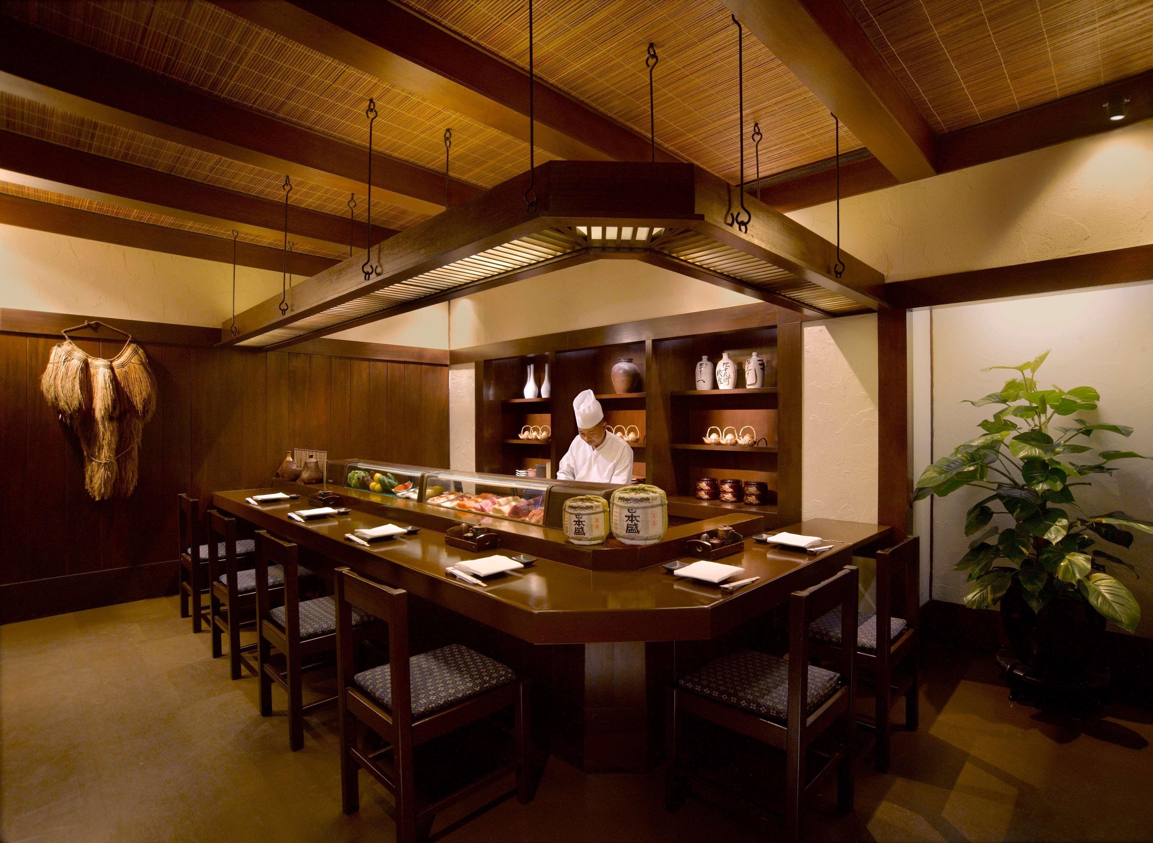 حياة ريجنسي كينابالو كوتا كينابالو المظهر الخارجي الصورة A sushi bar in Tokyo